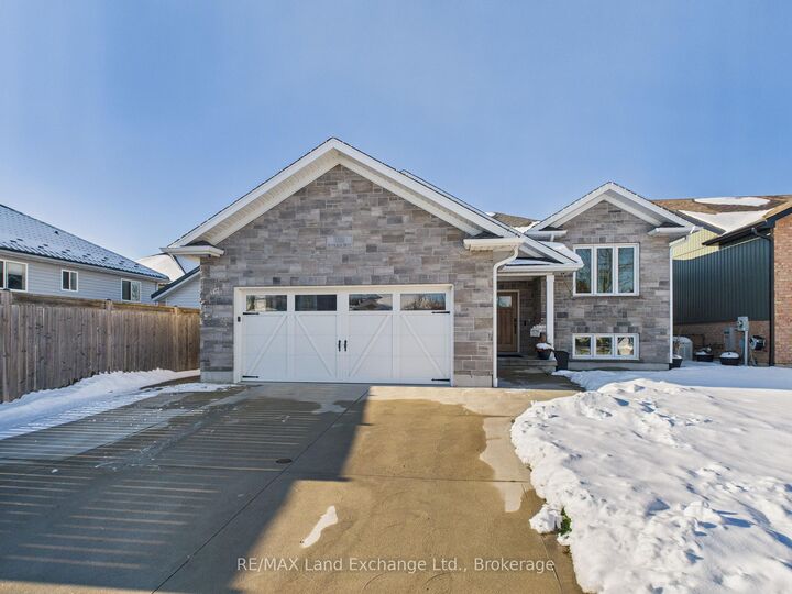 Property Photo:  756 Reynolds Drive  ON N2Z 3B6 