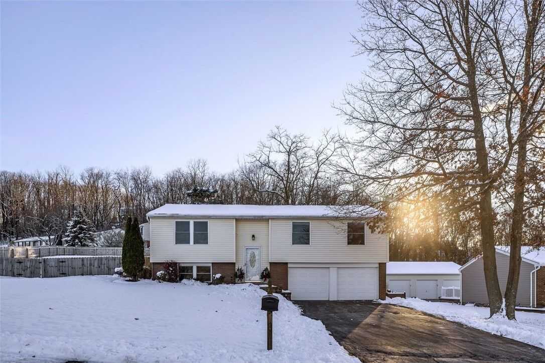 Property Photo:  150 Willow Dr  PA 15042 