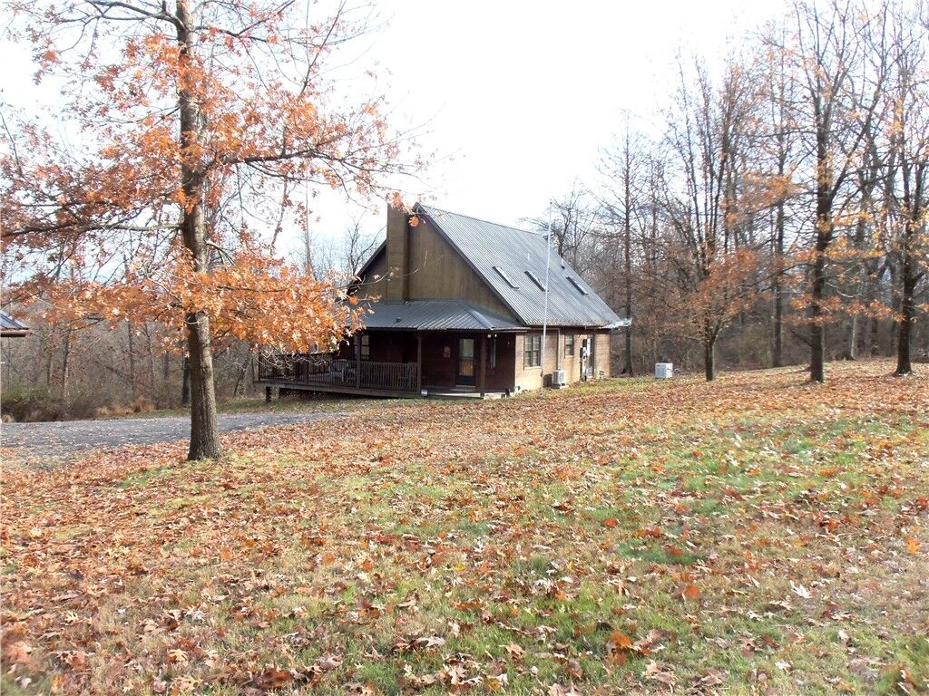 Property Photo:  1680 Reissing Road  PA 15057 