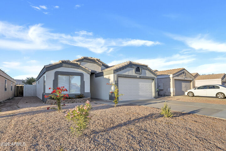 Property Photo:  1228 W Diamond Avenue  AZ 85120 