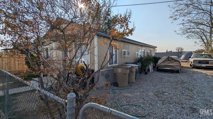 408 Powell Lane  Bakersfield CA 93307 photo