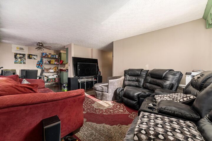 Property Photo: 3830 Charbonnett Court OH 43232