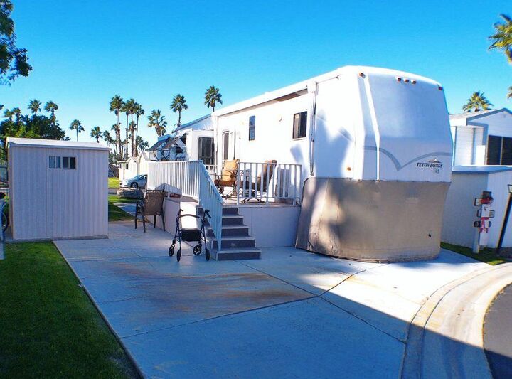 Property Photo: 84136 Ave 44, #143 CA 92203