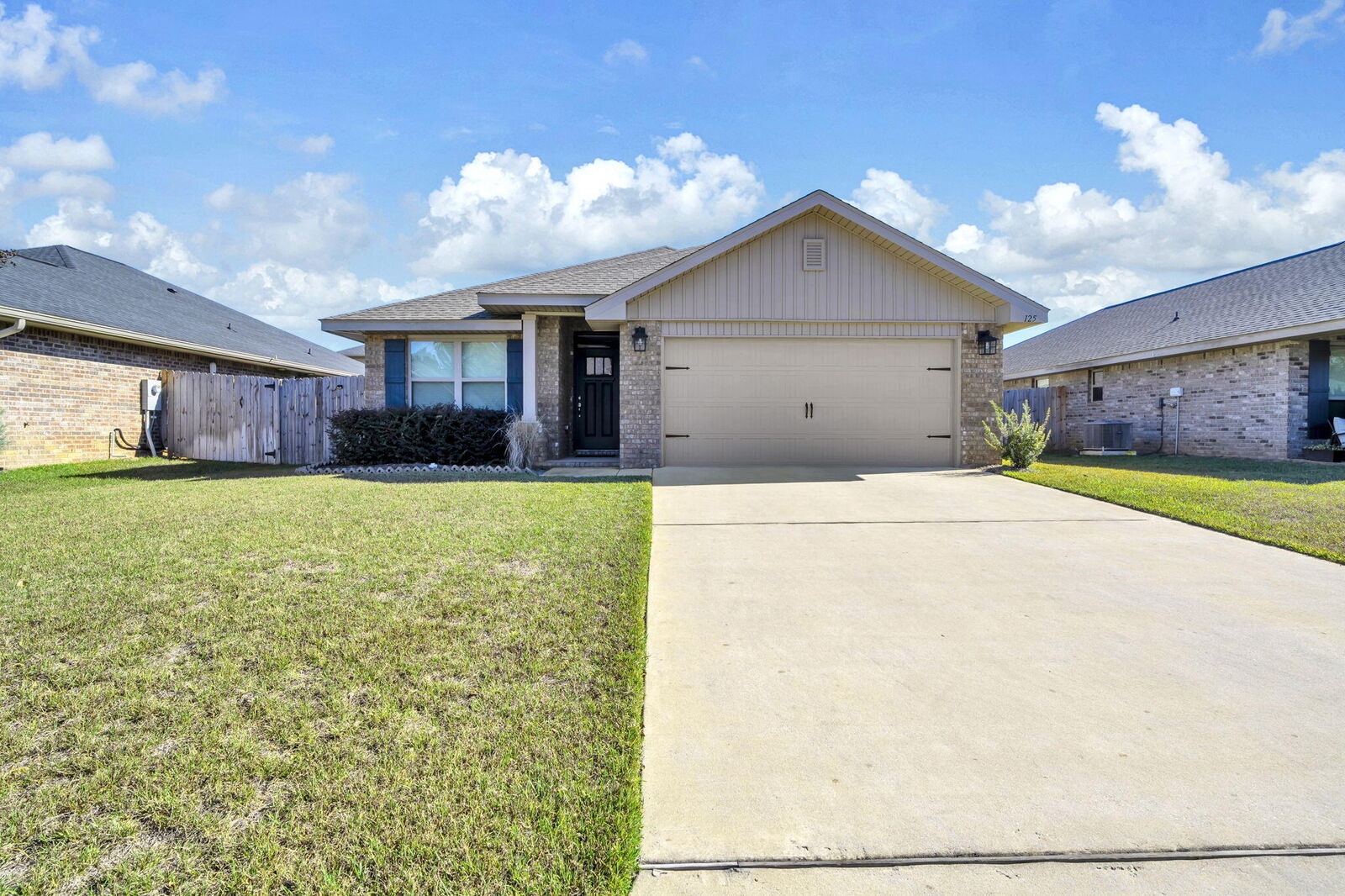 Property Photo: 125 Ridgeway Circle FL 32536