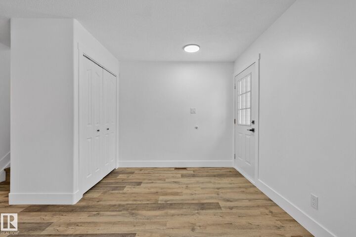 Property Photo: 16 Larose Drive AB T8N 1S6