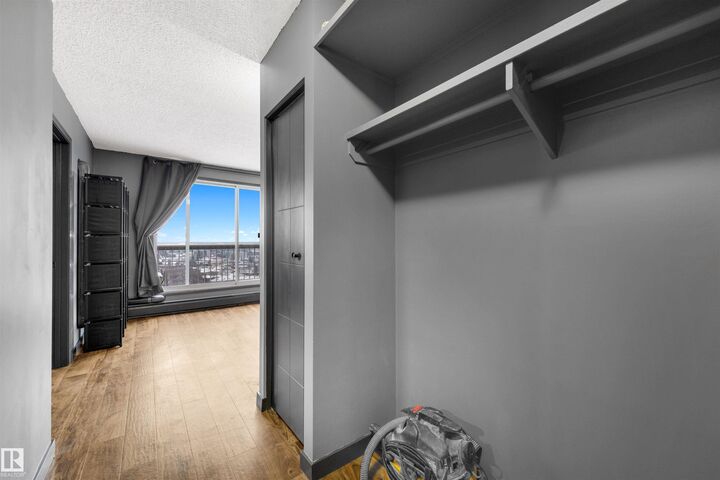 Property Photo: 10150 117 Street NW 1702 AB T5K 2J2