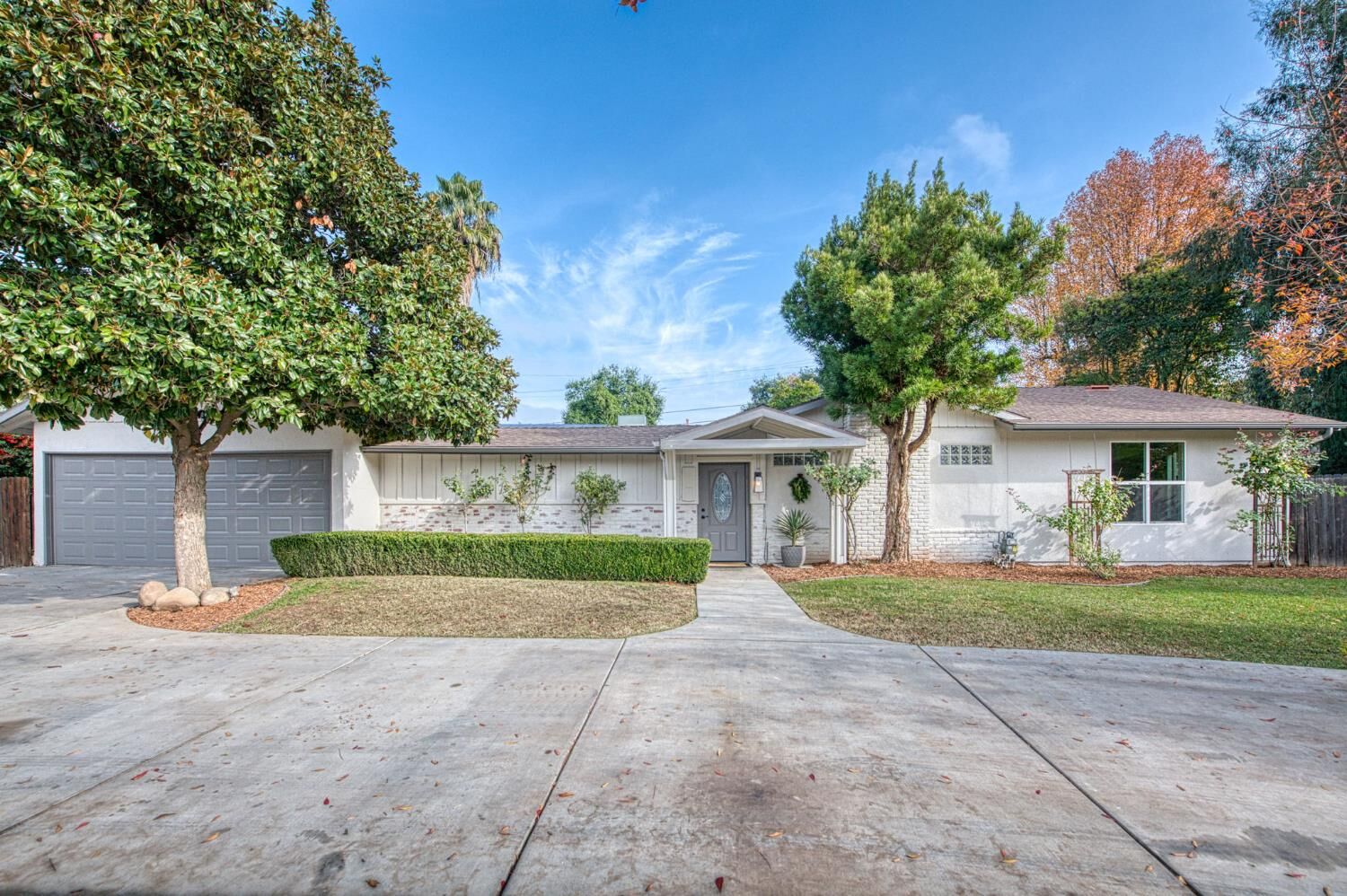 Property Photo:  4750 N Palm Avenue  CA 93704 