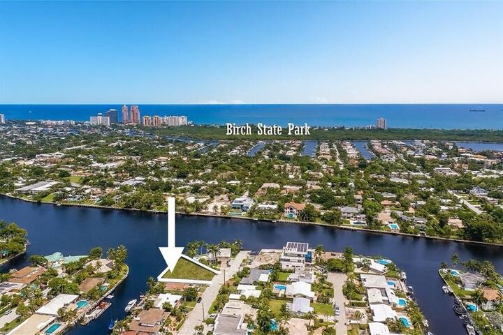 Property Photo: 2231 NE 15th Ct FL 33304