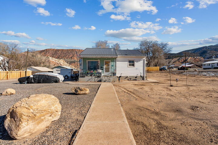 Property Photo:  189 S 400 E  UT 84720 