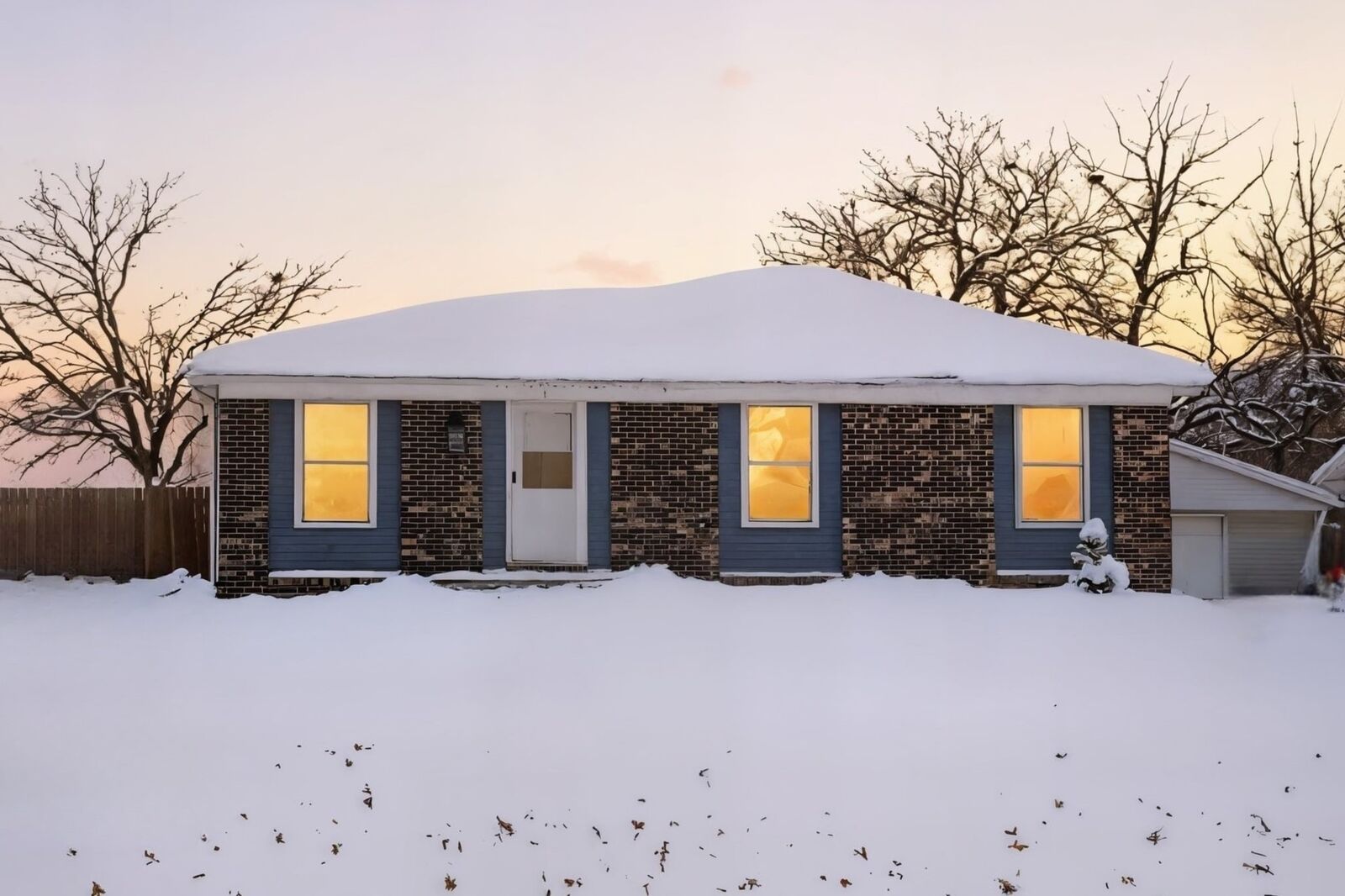 Property Photo: 1411 Skylane Drive IA 50211