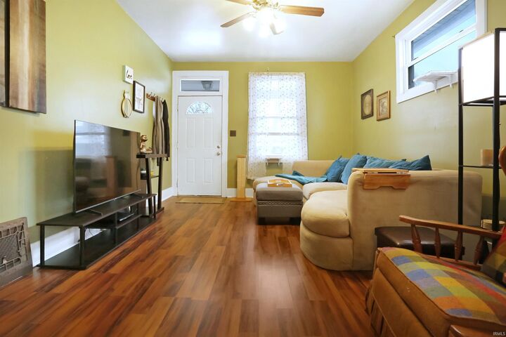 Property Photo:  1025 Jefferson Avenue  IN 47714 