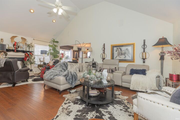 Property Photo: 2904 Laura Lynn Lane IN 47630