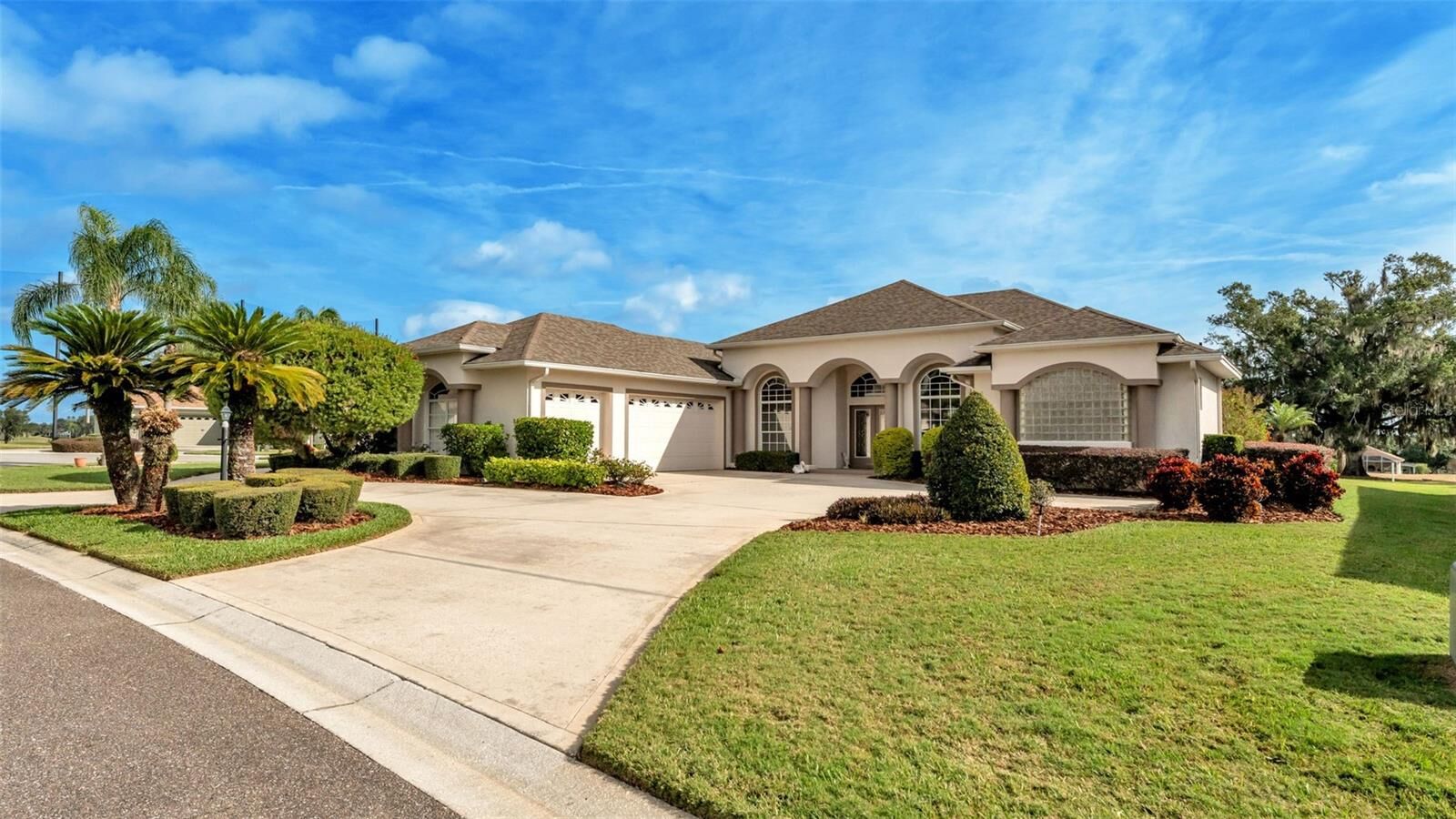 Property Photo:  2767 Huntington Hills Drive  FL 33810 