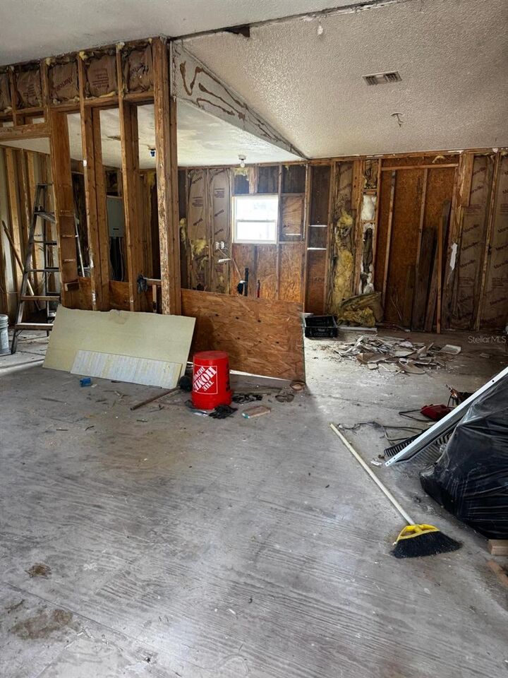 Property Photo: 2626 Shiner Drive FL 33898