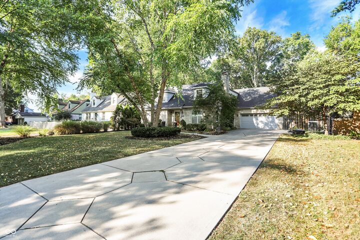 Property Photo: 6006 Hillside Avenue W Drive IN 46220