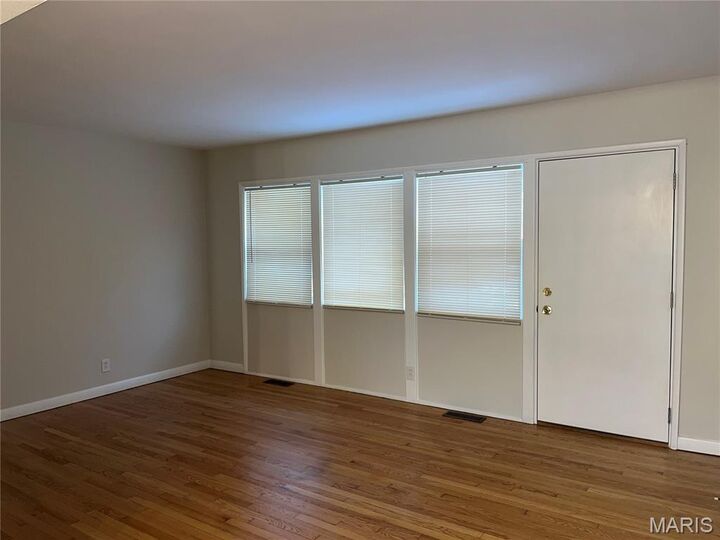 Property Photo: 464 Quan Avenue MO 63122