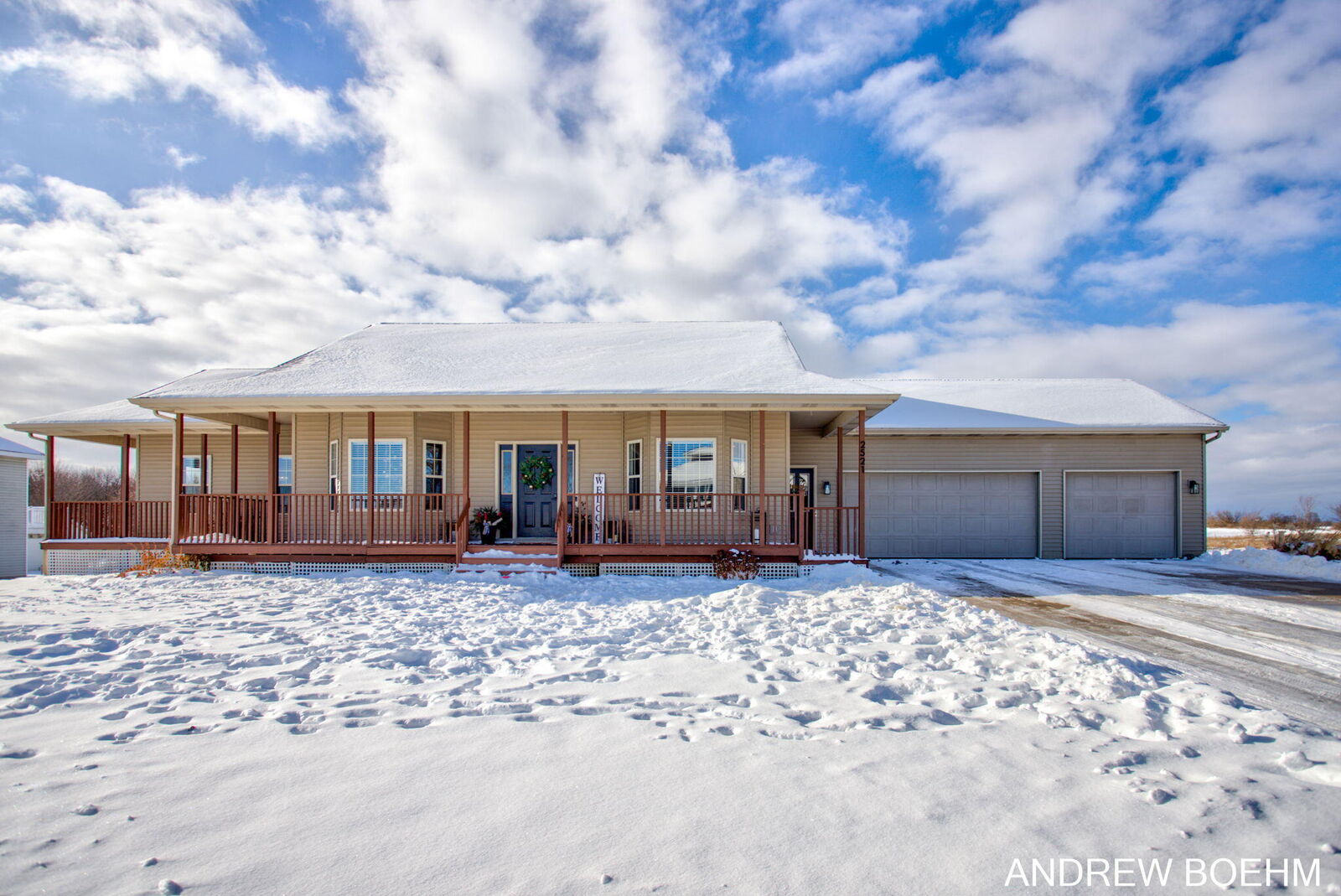 Property Photo:  2521 Air Park Drive  MI 49464 