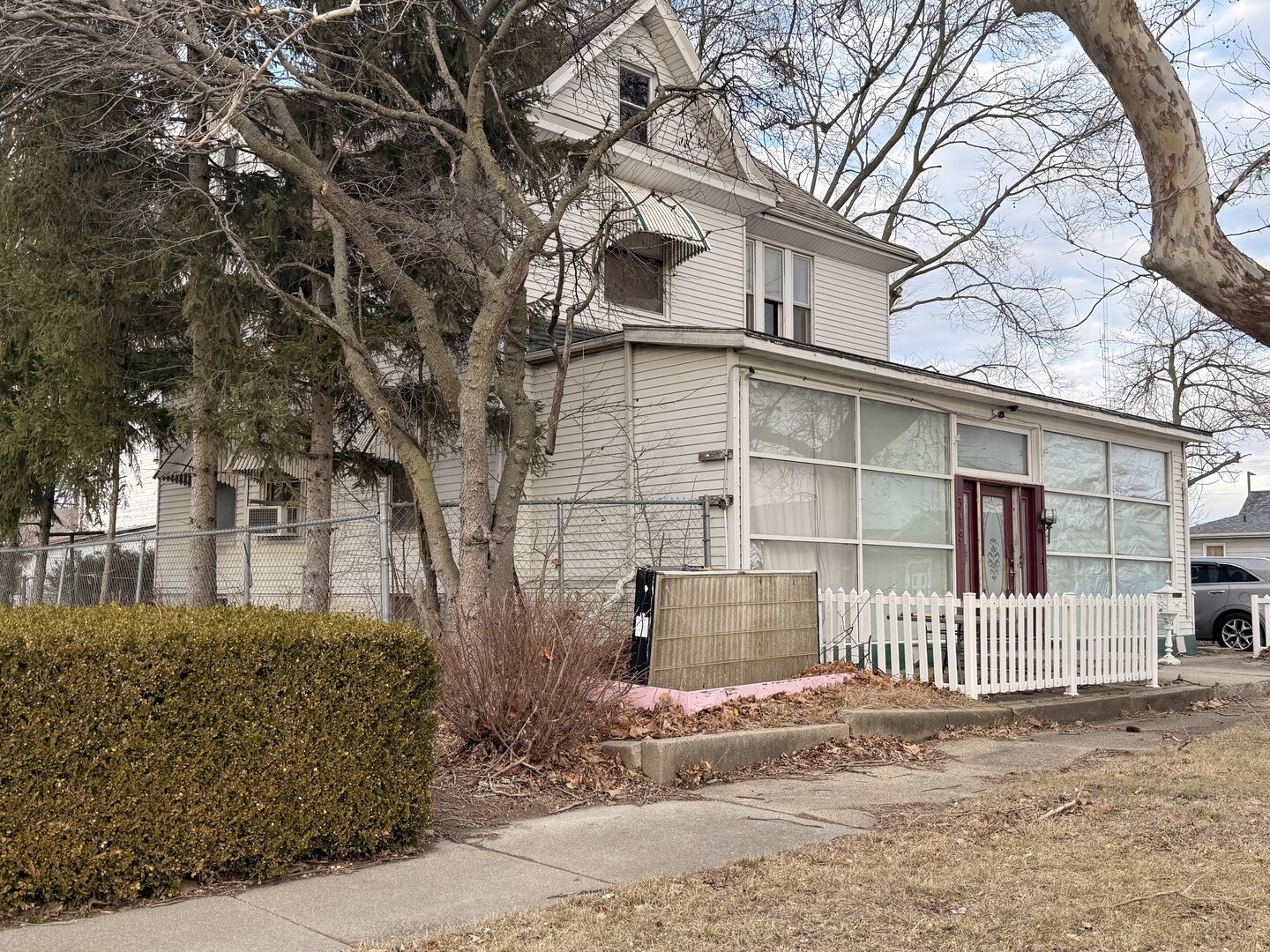 Property Photo: 319 W Washington Street IL 61727