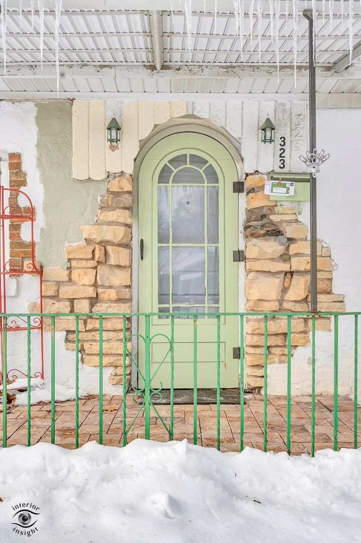 Property Photo: 323 S Grand Avenue IL 60915