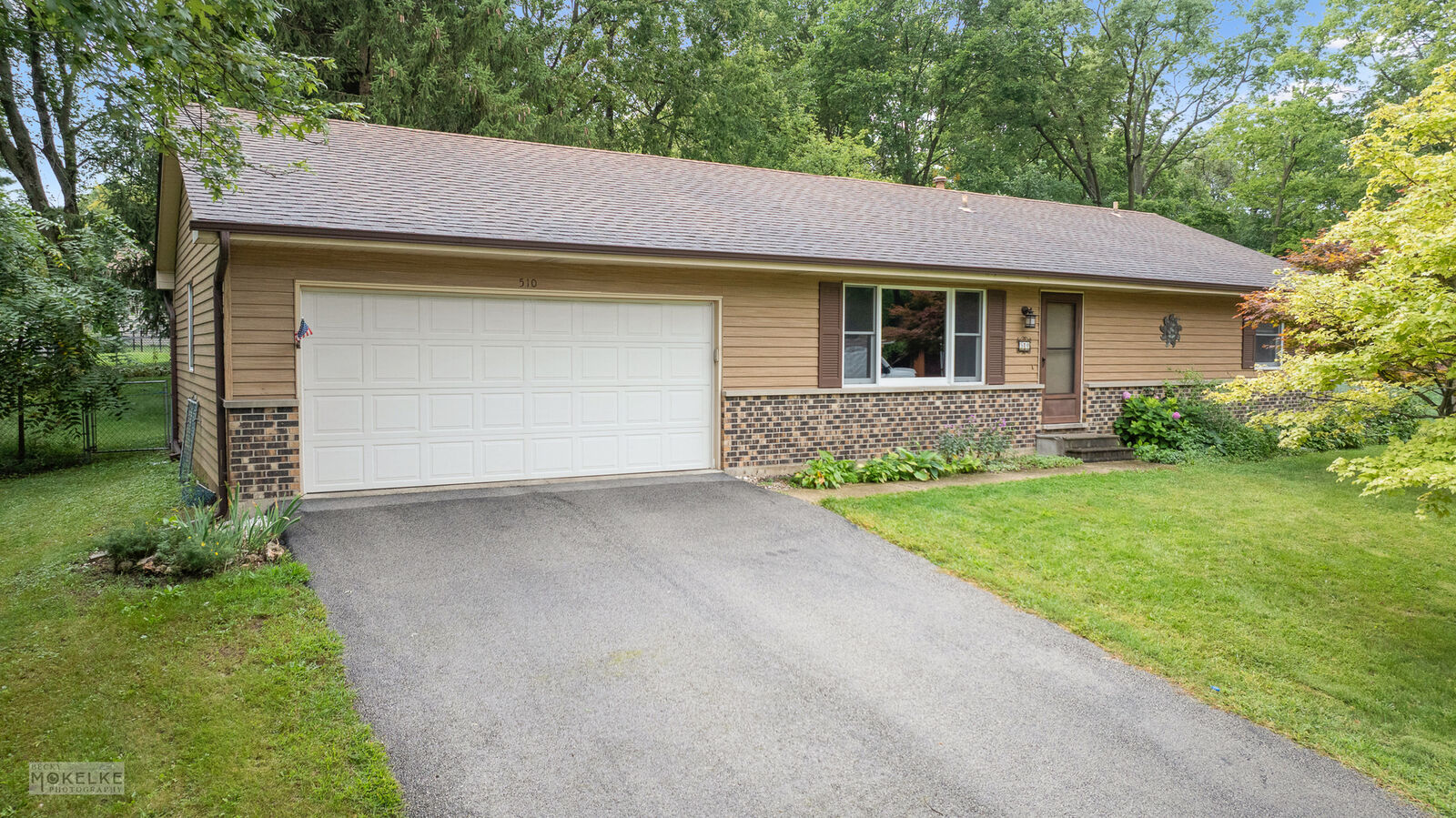 Property Photo:  510 W Dolph Street  IL 60560 