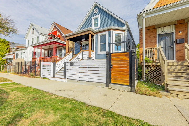 Property Photo: 7219 S Peoria Street IL 60621