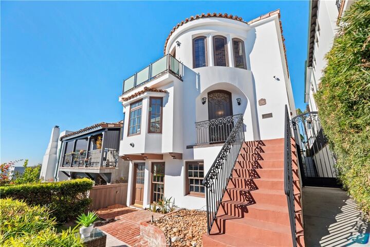 Property Photo:  225 24th Street  CA 90266 