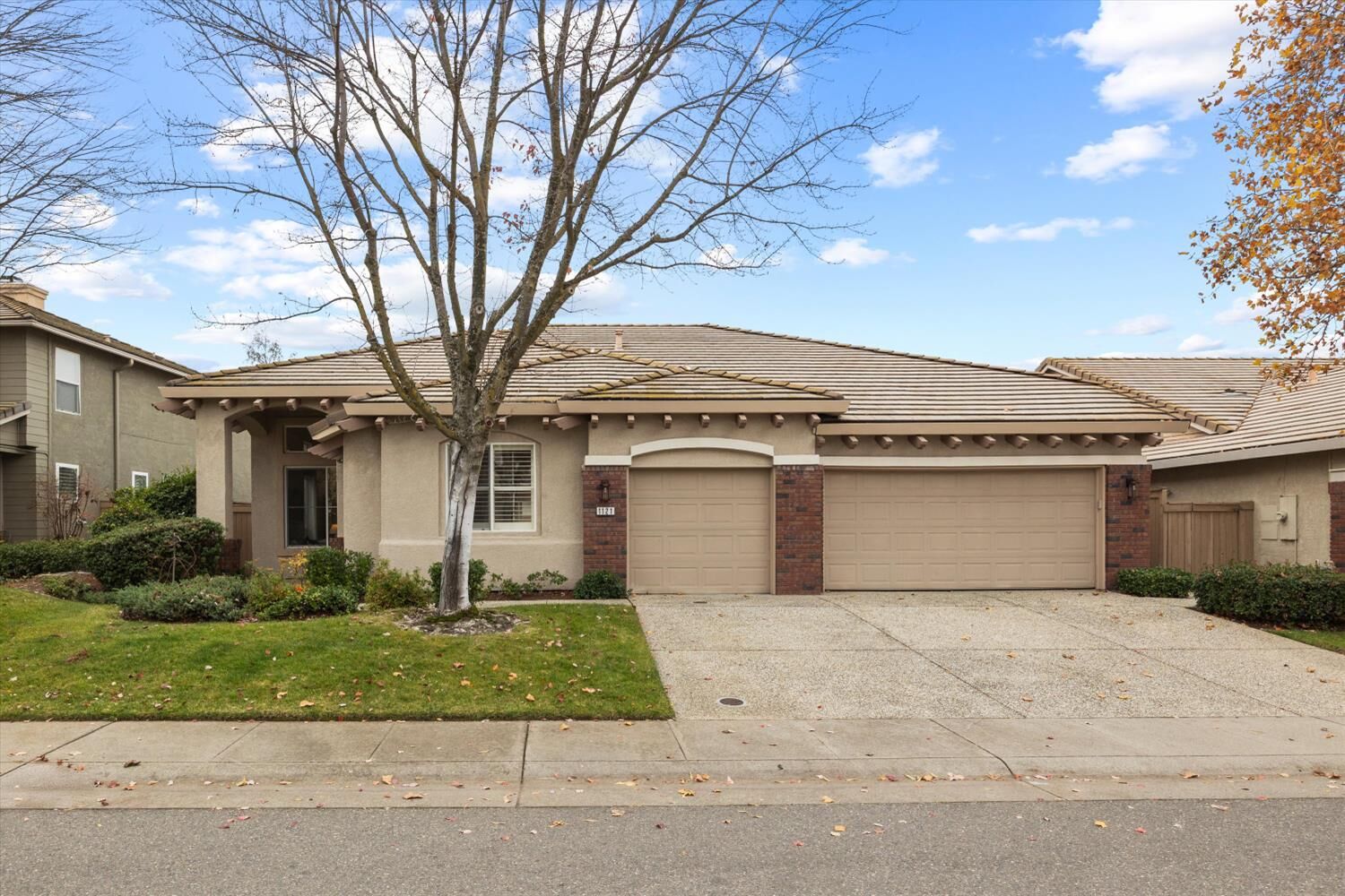 Property Photo: 1121 Elderberry Circle CA 95630