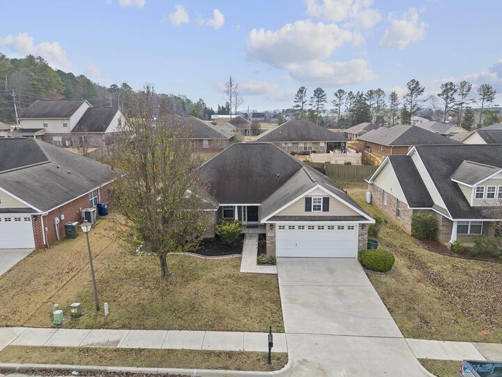 Property Photo: 2511 Slate Drive SW AL 35803