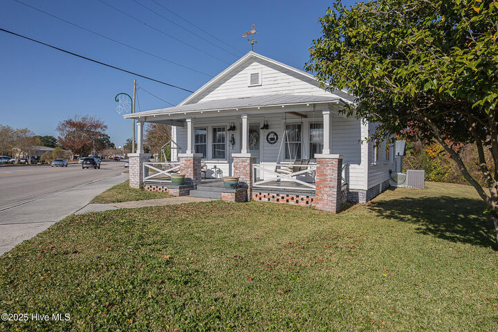 Property Photo: 520 W Corbett Avenue NC 28584