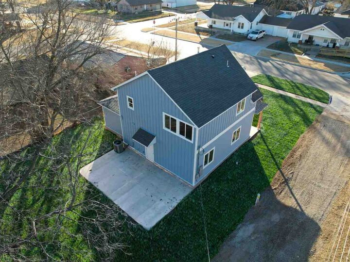 Property Photo:  209 N Elm  OK 74601 