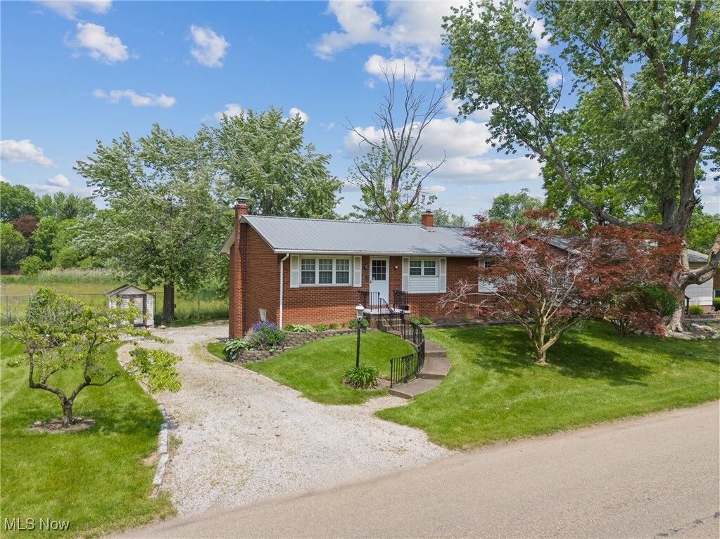 Property Photo: 1701 42nd Street NW OH 44709