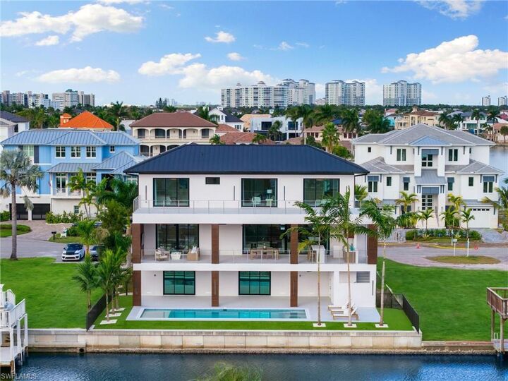 Property Photo:  256 Trade Winds Ave  FL 34108 