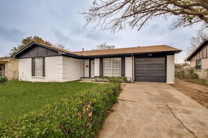 Property Photo: 3474 Pacesetter Drive TX 75241