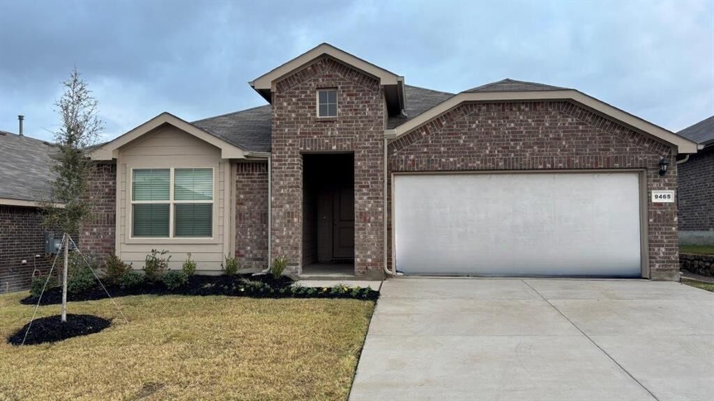 Property Photo: 9465 Mint Hill Drive TX 76108
