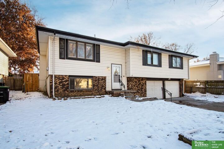 Property Photo: 6717 S 139 Avenue Circle NE 68137