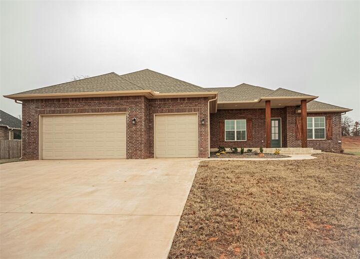 Property Photo: 11370 Blue Heron Creek OK 73044