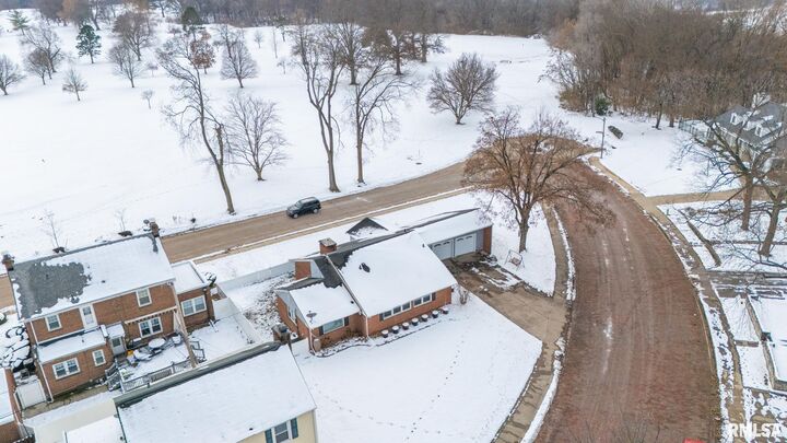 Property Photo:  2718 W Moss Avenue  IL 61606 