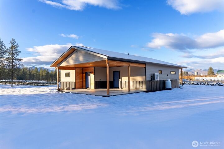 Property Photo: 7 Round Rock Lane WA 98862