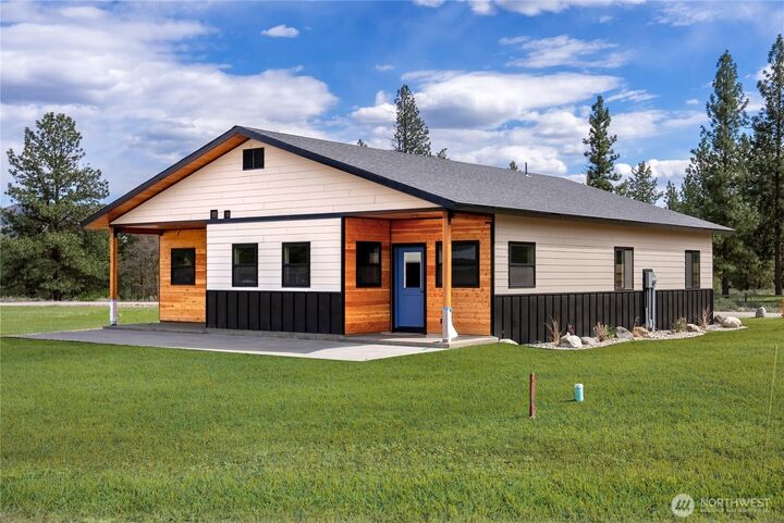 Property Photo:  7  Round Rock Lane  WA 98862 