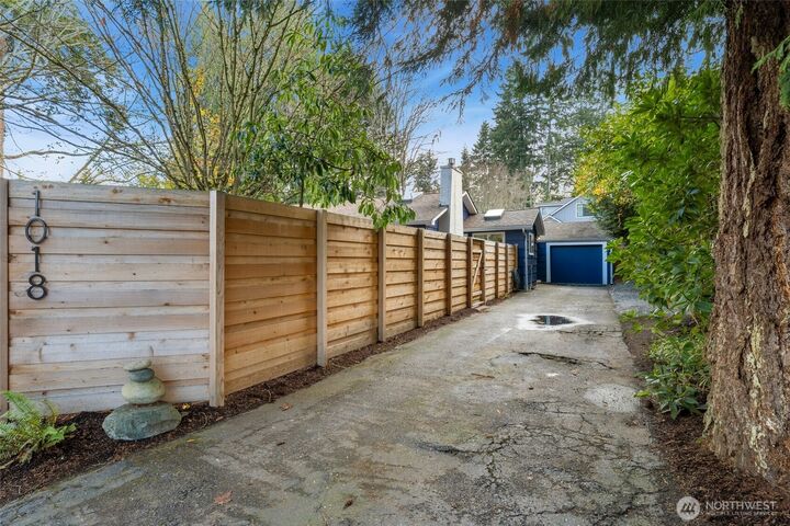 Property Photo: 1018 Walnut Street WA 98020