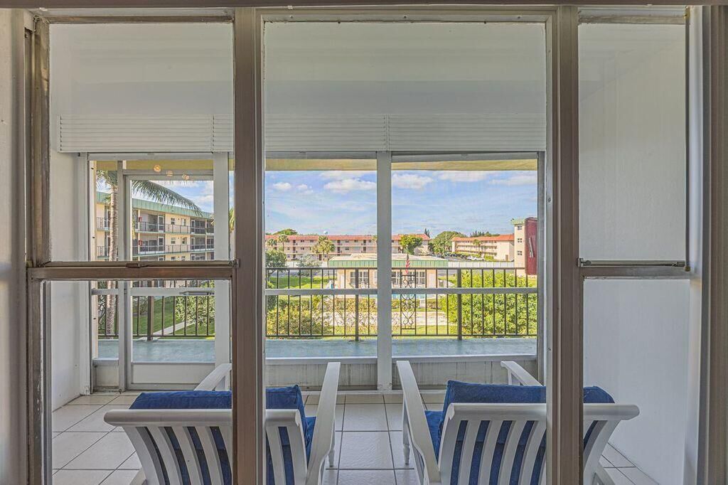 Property Photo: 808 SE 7 Street 305 FL 33441