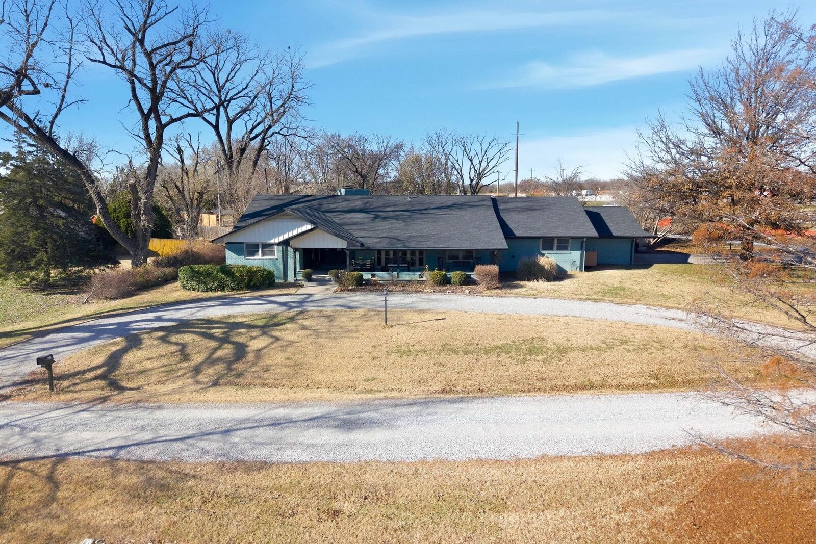 Property Photo:  501 S Springlake Ln  KS 67230 