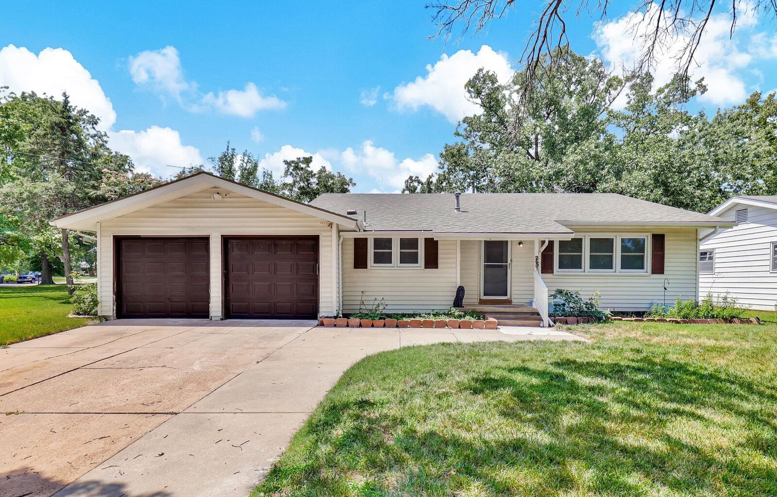 Property Photo: 2631 N Pershing St KS 67220