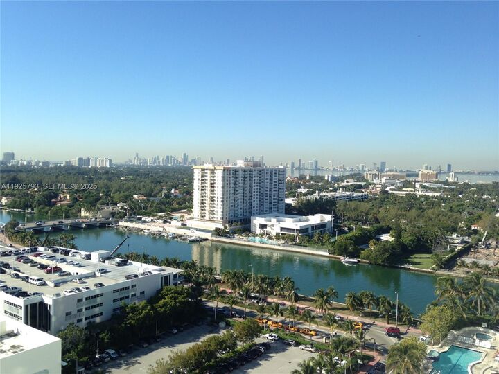 Property Photo: 4391 Collins Ave 1814 FL 33140