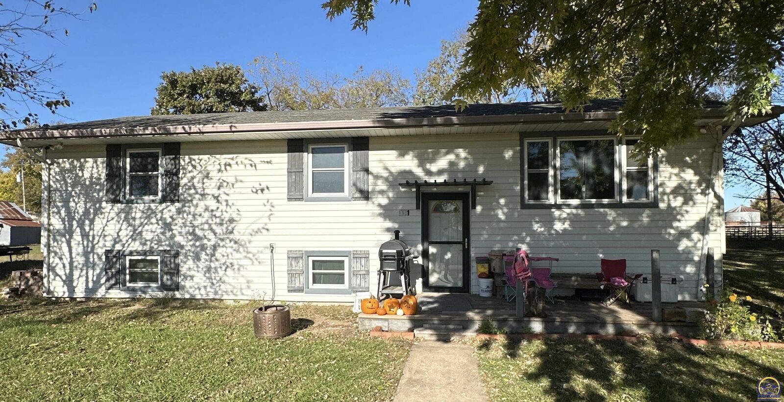 Property Photo:  111 Maple St  KS 66423 