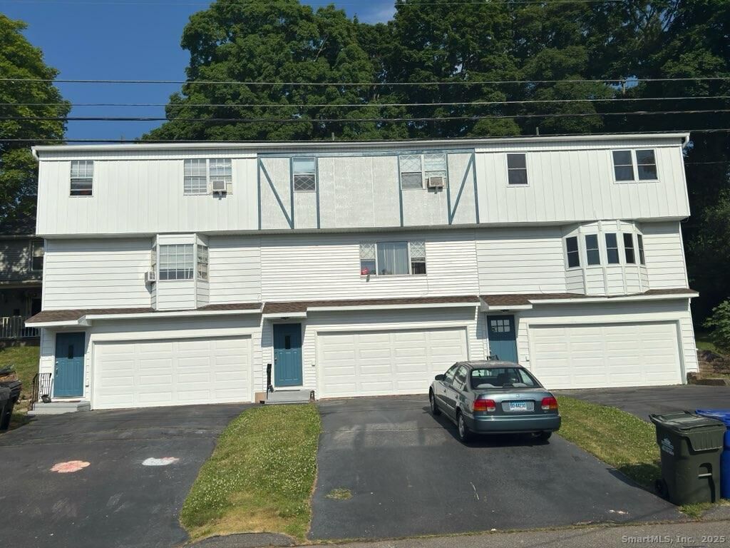 Property Photo:  111 Sunset Avenue 111, 113, 115  CT 06450 