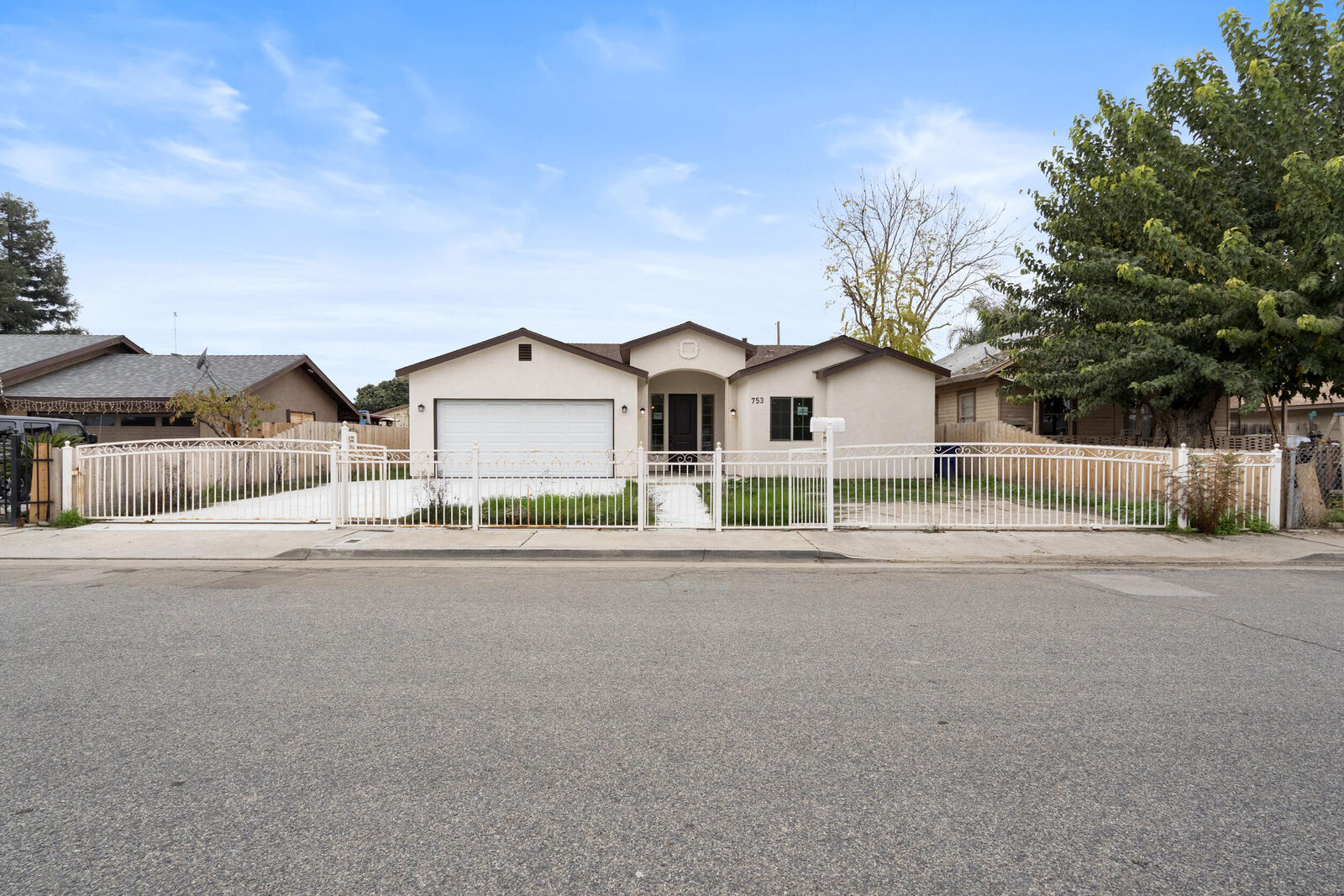 Property Photo: 753 N Brundage Avenue CA 93223