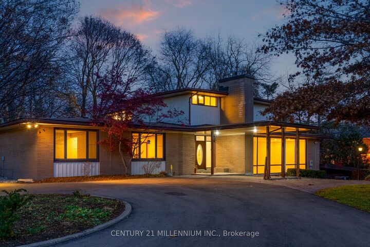 Property Photo:  200 Main Street S  ON L6W 2E2 