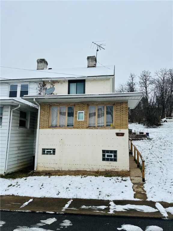 Property Photo: 123 Pine St PA 15331