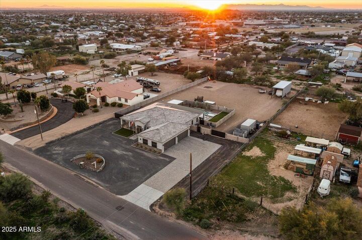 Property Photo:  934 N 104th Street  AZ 85207 